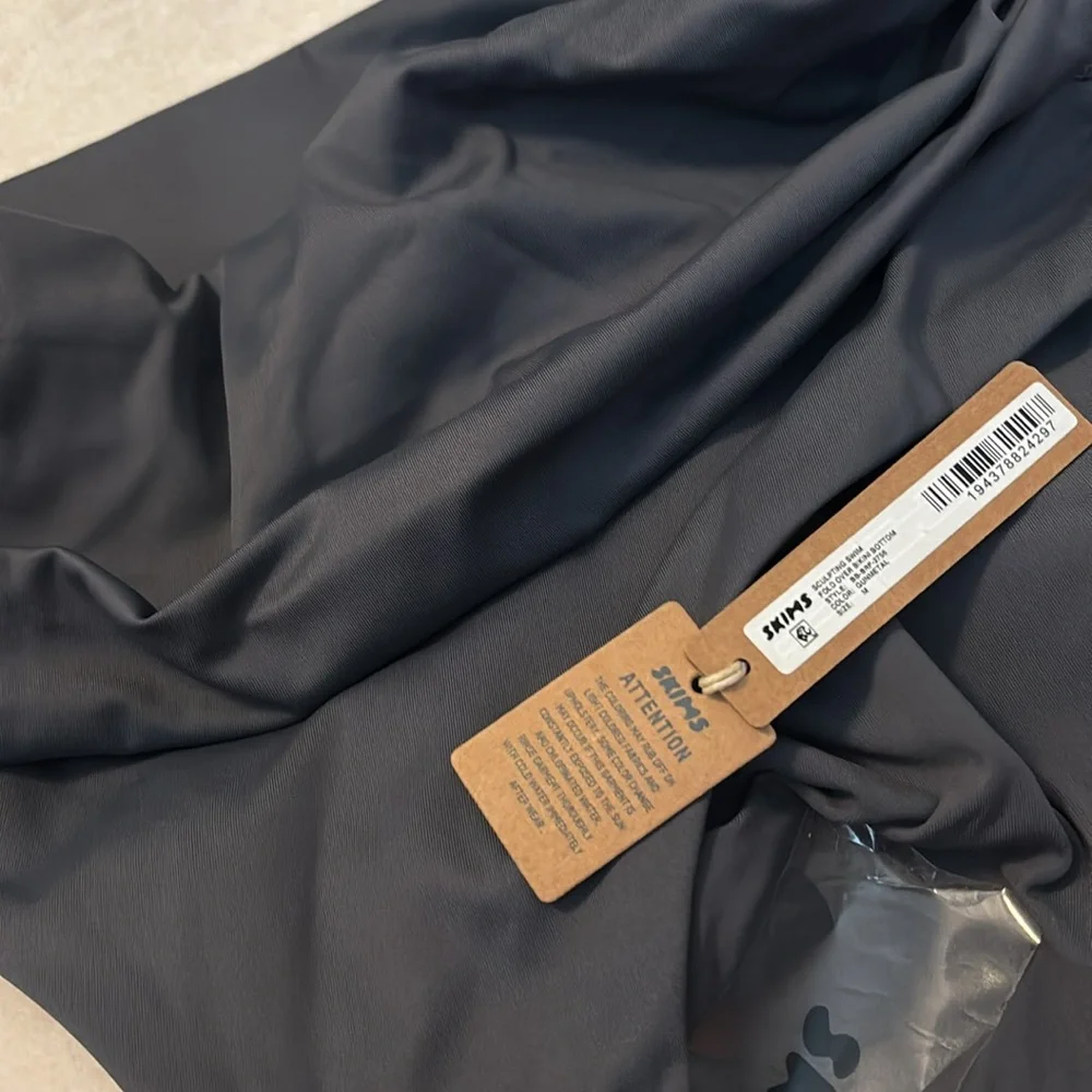 SKIMS NWT Sculpting Foldover Bikini Bottom - Gunmetal - Picture 3 of 3